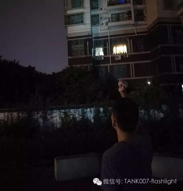 探客強光手電筒 探客強光手電筒