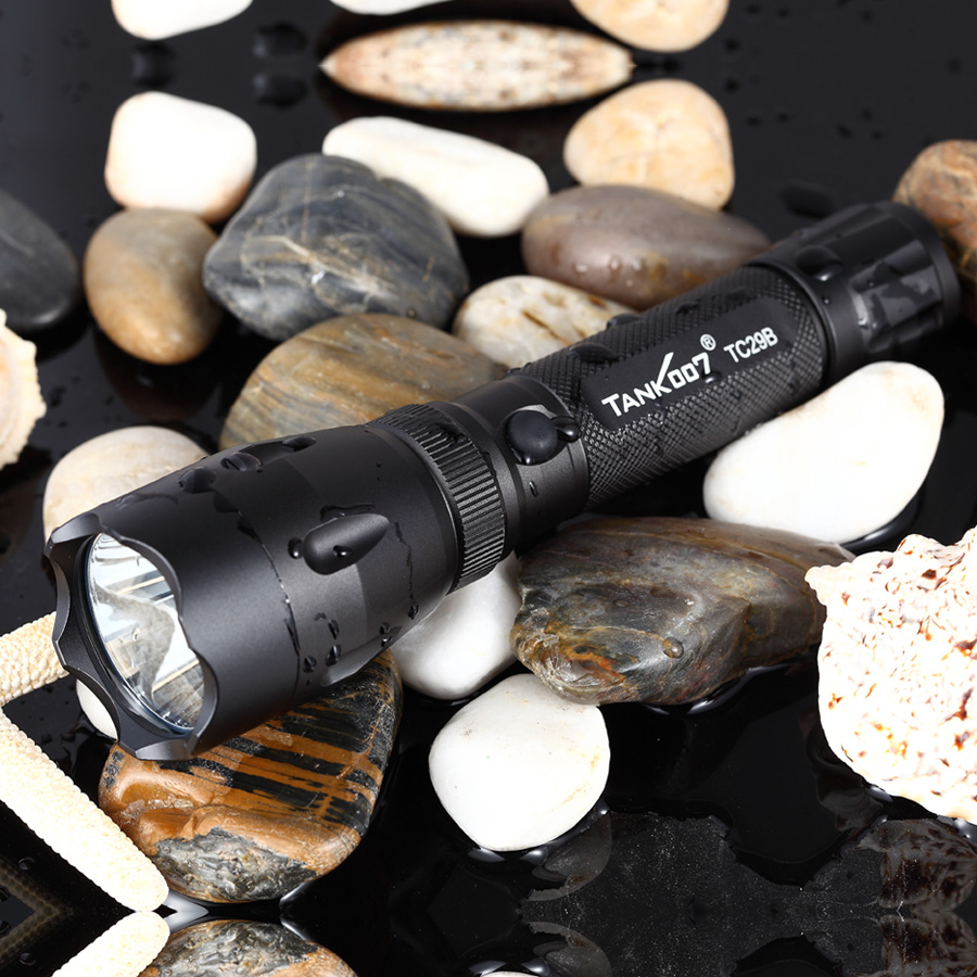 強光手電筒什么牌子好？哪里的強光手電筒生產(chǎn)廠家好