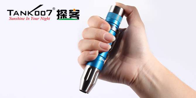 新手收藏家必用珠寶玉石鑒定工具——TANK007照玉手電筒！